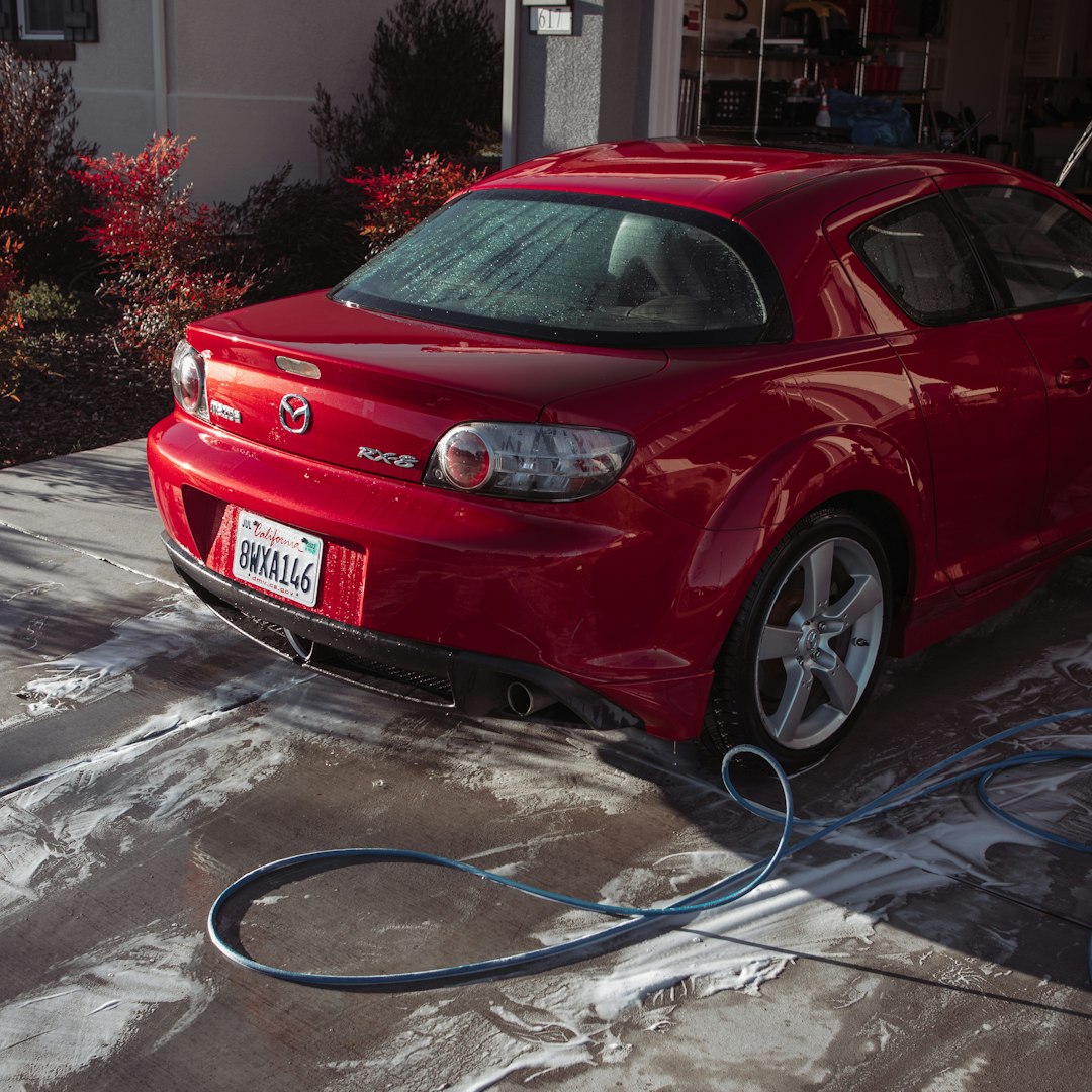 Lavage de la carrosserie et des vitres d'une voiture